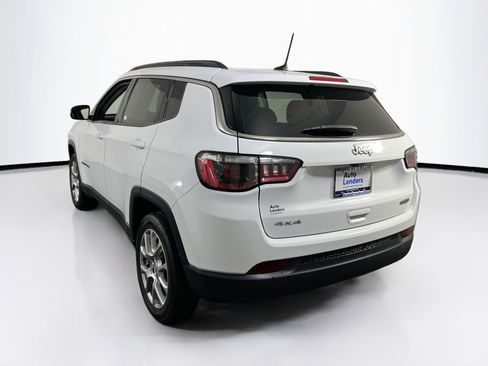 Used 2022 Jeep Compass Latitude AWD/4WD image 7