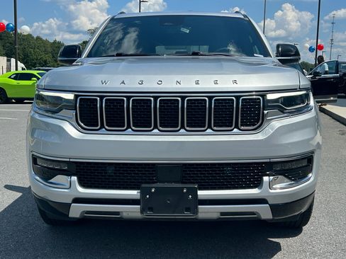 Used 2024 Jeep Wagoneer L Series II image 3