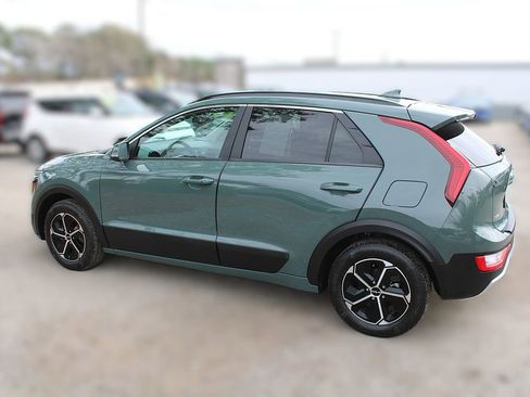 Certified 2024 Kia Niro EX image 13