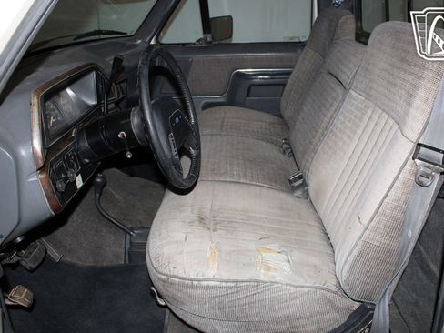 Used 1990 Ford F150 4x4 Regular Cab image 32