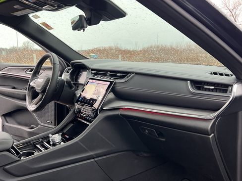 Used 2024 Jeep Grand Cherokee Overland w/ Adv Protech Group III image 32