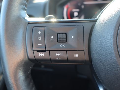 Used 2023 Nissan Rogue Platinum w/ Platinum Premium Package image 16