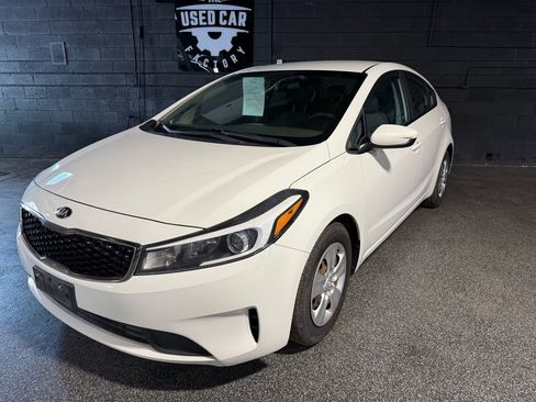 Used 2017 Kia Forte LX FWD image 1