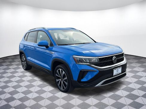 Certified 2022 Volkswagen Taos SE FWD image 7