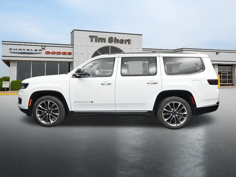 Used 2025 Jeep Wagoneer Series III w/ Premium Group I AWD/4WD image 2