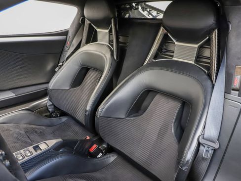 Used 2017 Ford GT RWD image 3