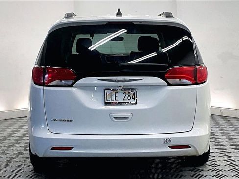 Used 2021 Chrysler Voyager Lxi image 3