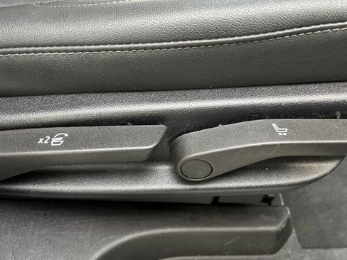 Used 2025 Chevrolet Tahoe LT image 17