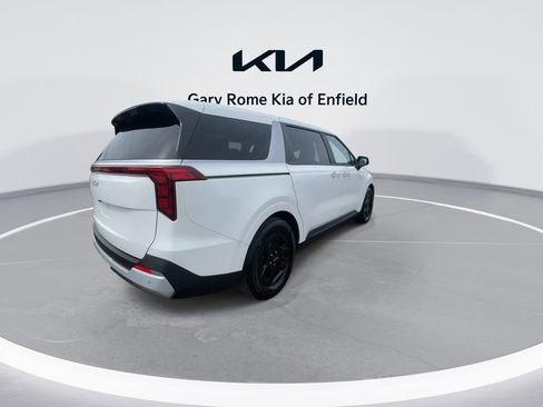 Used 2025 Kia Carnival FWD image 8