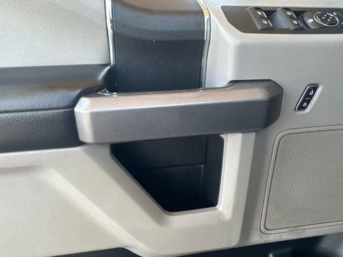 Used 2019 Ford F550 XLT DRW image 11