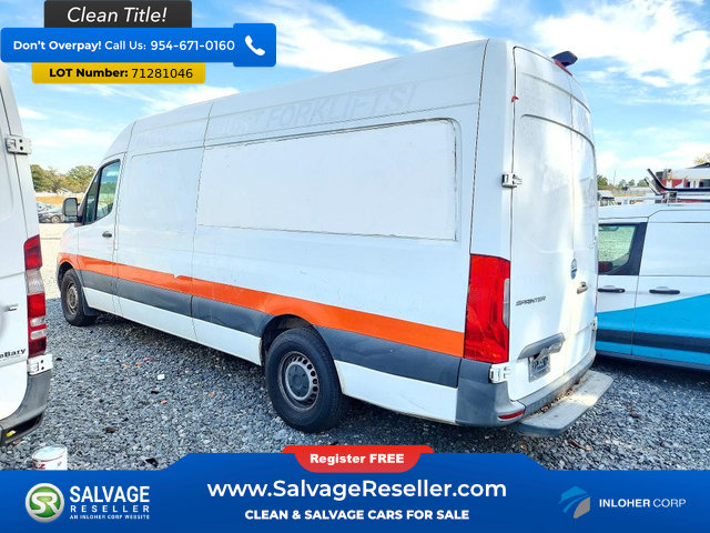 Used 2021 Freightliner Sprinter 2500 RWD image 3