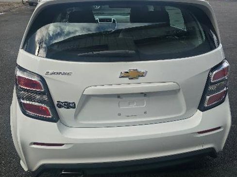 Used 2017 Chevrolet Sonic LT image 3