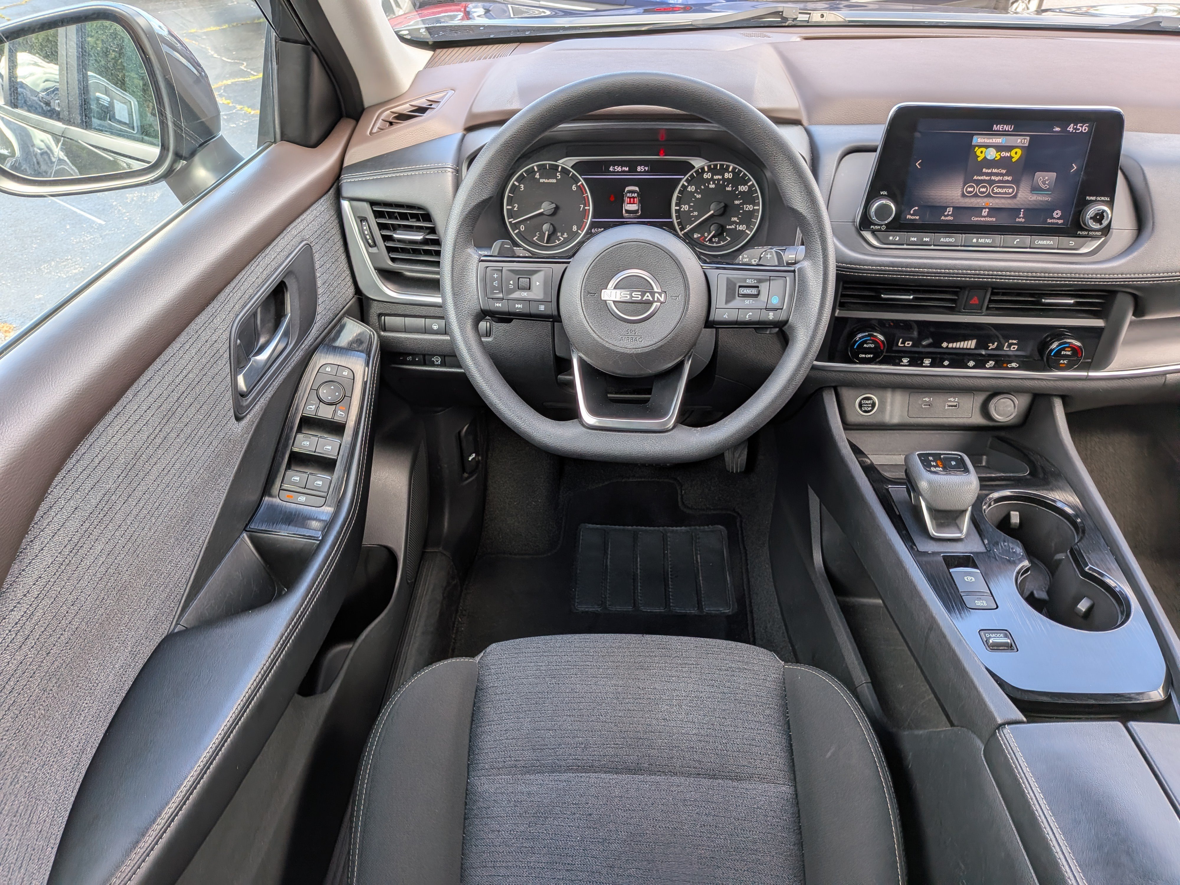 Used 2023 Nissan Rogue SV FWD image 14