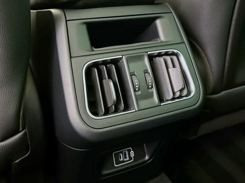 Used 2023 Maserati Grecale GT image 13