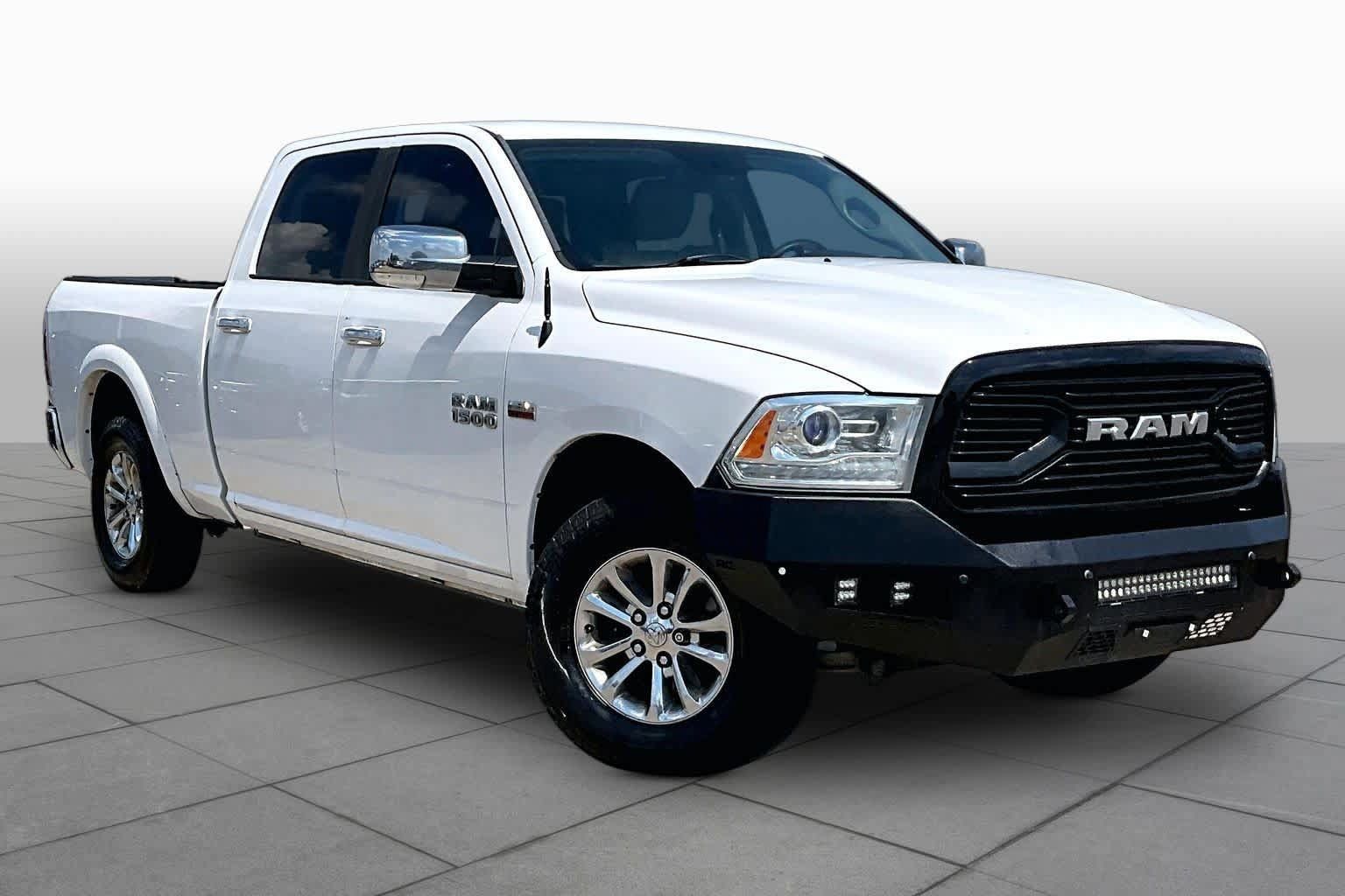Used 2014 RAM 1500 Laramie w/ Convenience Group AWD/4WD image 3
