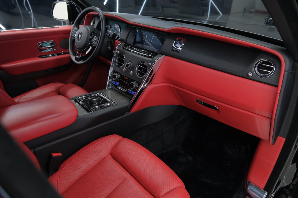 Used 2022 Rolls-Royce Cullinan AWD/4WD image 33