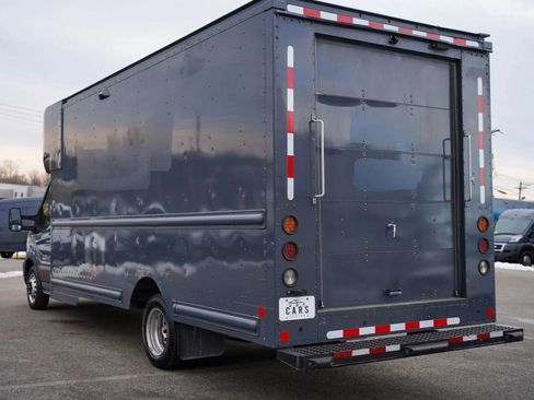 Used 2021 Ford Transit 350 DRW RWD image 5