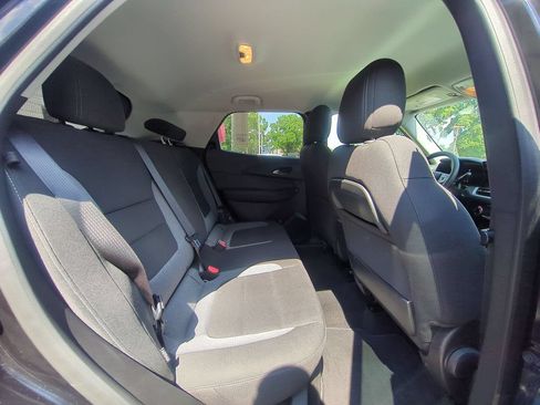 Used 2025 Chevrolet TrailBlazer LT AWD/4WD image 29