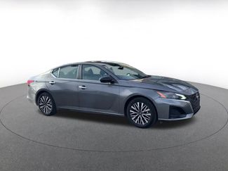 Used 2025 Nissan Altima 2.5 SV video 2
