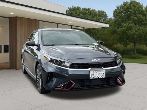 Used 2022 Kia Forte GT-Line w/ GT-Line Premium Package FWD image 5