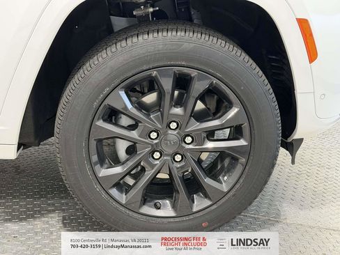 New 2026 Jeep Grand Cherokee Limited image 9