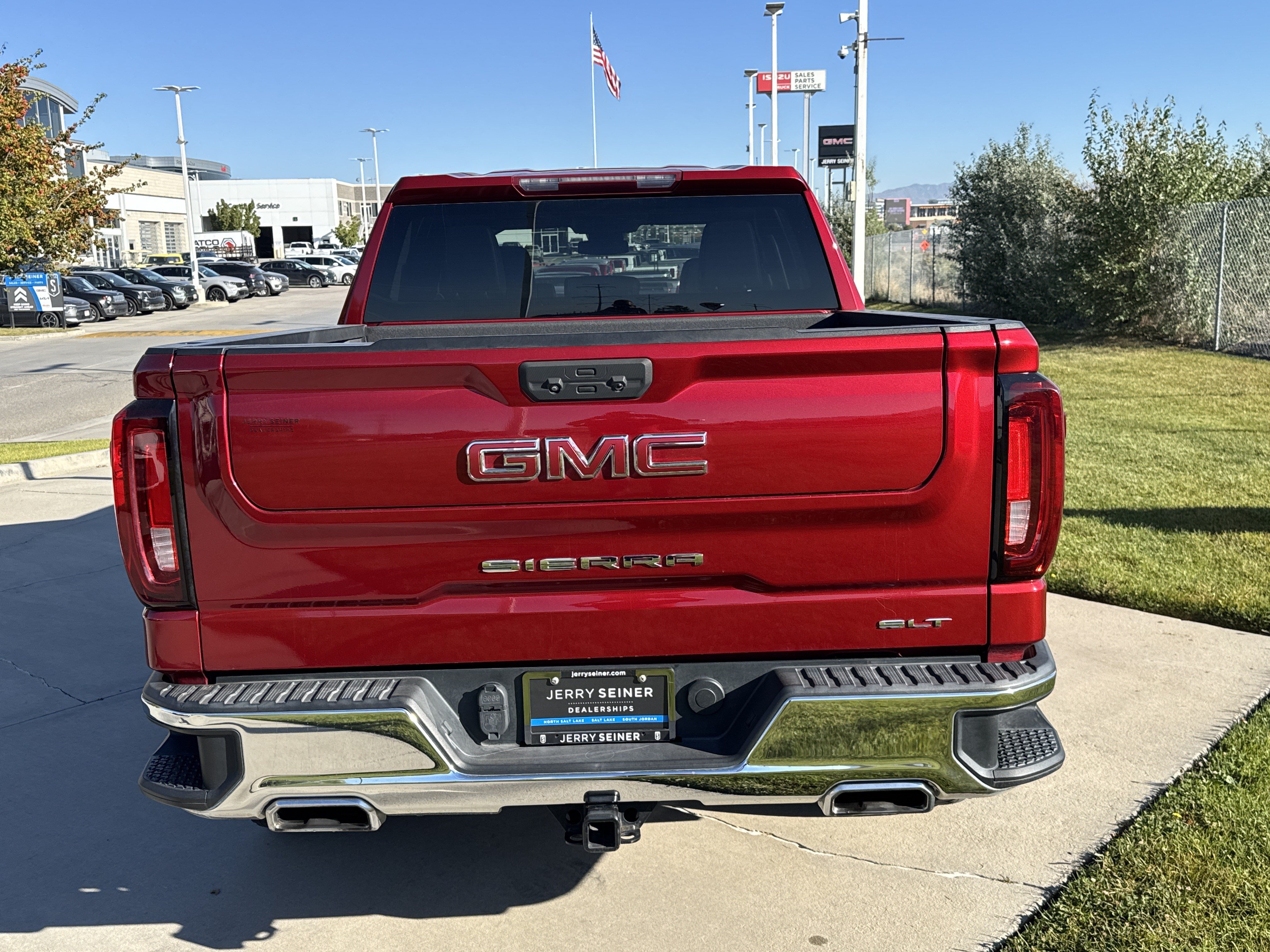 Used 2022 GMC Sierra 1500 SLT w/ SLT Convenience Package AWD/4WD image 4
