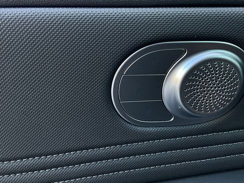 Used 2025 Hyundai Elantra Limited image 23