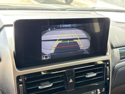 Used 2023 Lexus GX 460 Premium w/ Accessory Package image 25