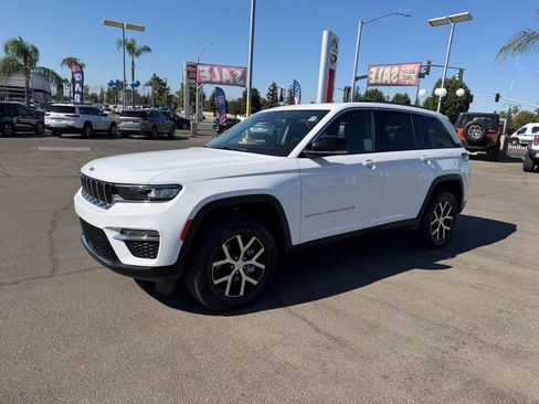 Used 2023 Jeep Grand Cherokee Limited RWD image 3