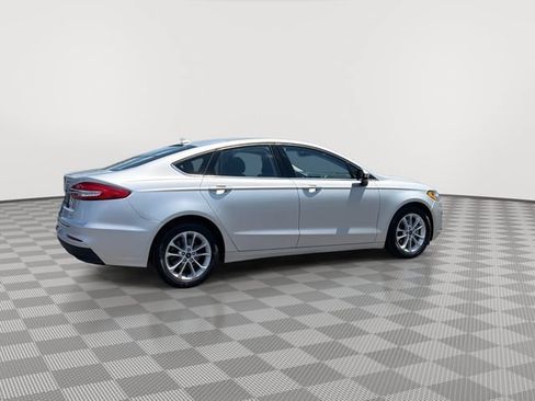 Used 2019 Ford Fusion SE FWD image 11