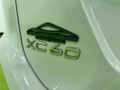 Used 2016 Volvo XC60 T6 Platinum w/ Climate Package FWD image 11