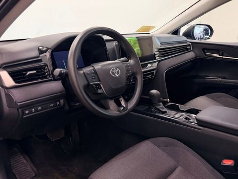 Used 2025 Toyota Camry LE FWD image 10