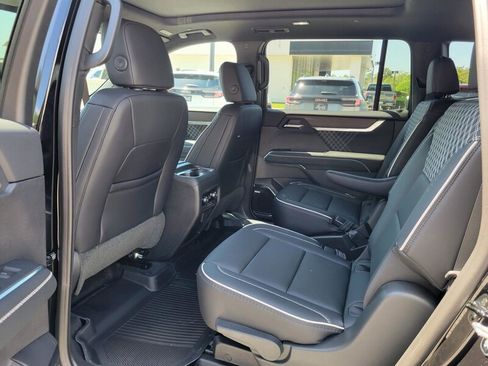 New 2026 GMC Acadia Denali w/ Super Cruise Package FWD image 29