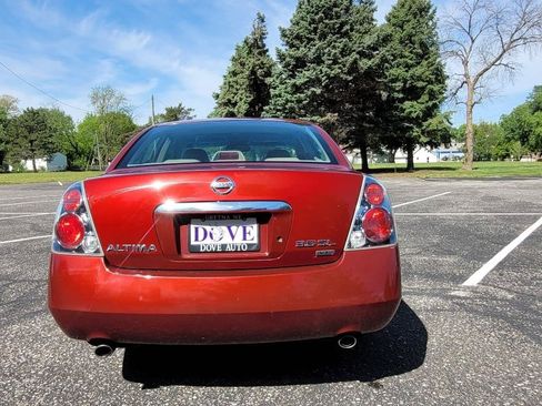 Used 2005 Nissan Altima 3.5 SL FWD image 7