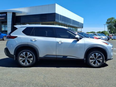 Used 2021 Nissan Rogue SV AWD/4WD image 2