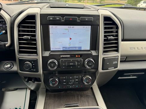 Used 2020 Ford F250 Lariat w/ Lariat Ultimate Package AWD/4WD image 9