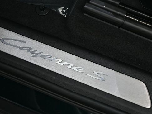 Certified 2025 Porsche Cayenne S AWD/4WD image 27