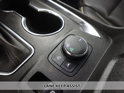 Used 2023 Chevrolet Traverse Premier w/ Redline Edition image 6