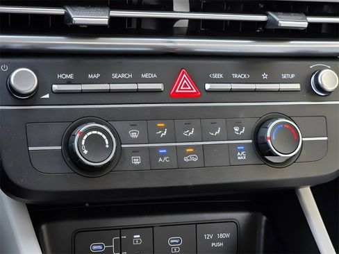 Certified 2025 Hyundai Tucson SE image 32