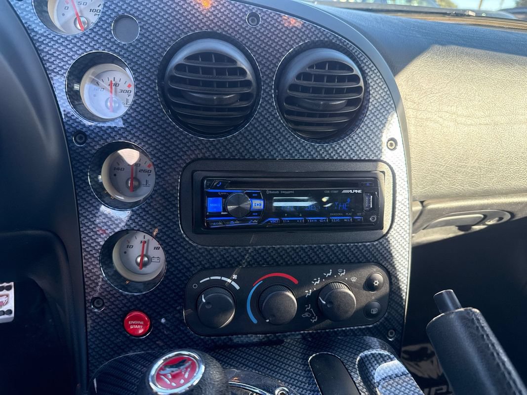 Used 2004 Dodge Viper SRT-10 RWD image 22
