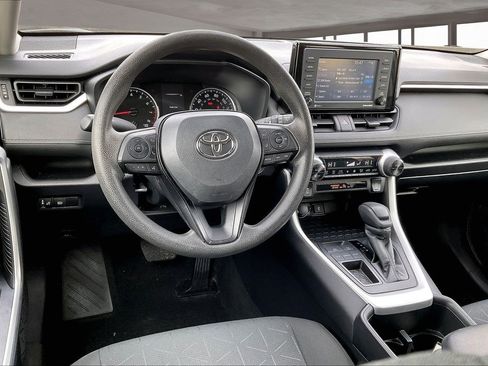 Used 2022 Toyota RAV4 XLE image 8