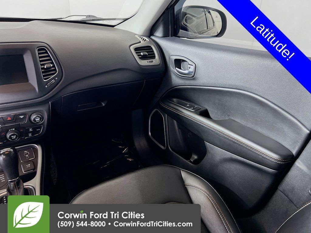 Used 2020 Jeep Compass Latitude w/ Popular Equipment Group AWD/4WD image 26