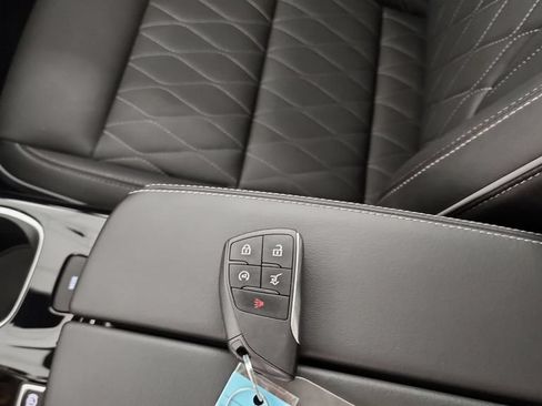 Used 2023 Buick Envision Avenir AWD/4WD image 20