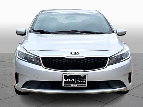 Used 2017 Kia Forte LX image 3