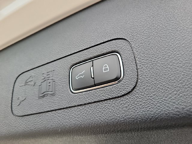 Used 2025 Lincoln Aviator Reserve w/ Equipment Group 201A AWD/4WD image 29