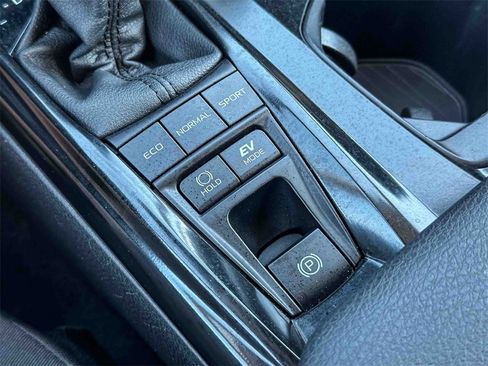 Certified 2025 Toyota Camry LE image 32