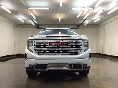 New 2026 GMC Sierra 1500 Denali w/ Denali Reserve Package image 13