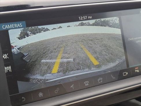 Used 2019 Jaguar F-PACE Premium image 12