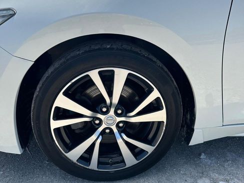 Used 2017 Nissan Maxima 3.5 SL FWD image 14