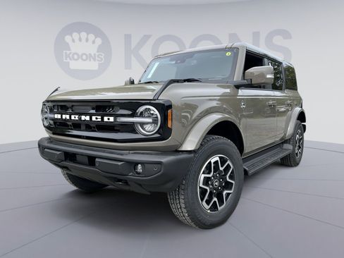 New 2025 Ford Bronco Outer Banks image 1